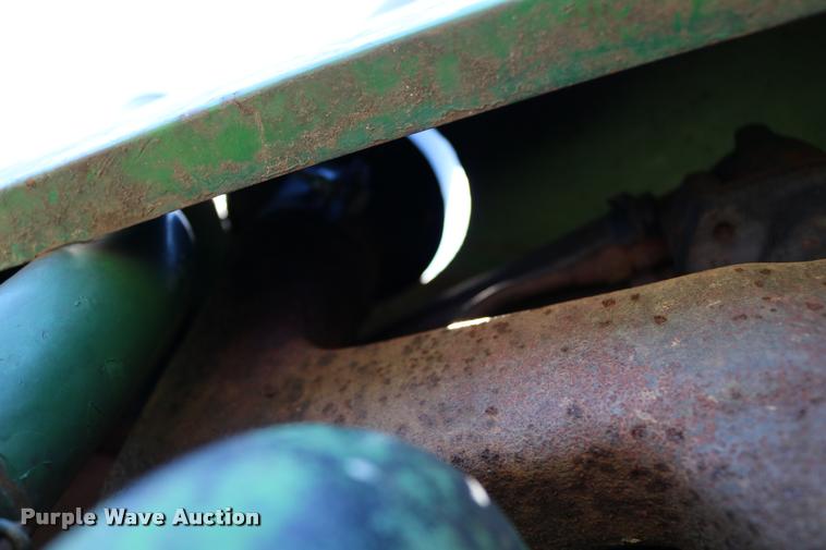 image for item DB9265 1962 John Deere 3010 tractor