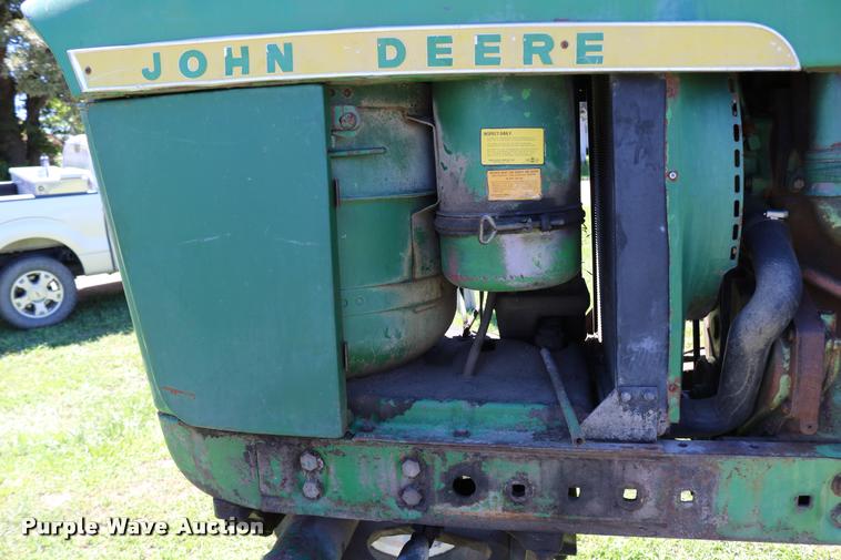 image for item DB9265 1962 John Deere 3010 tractor