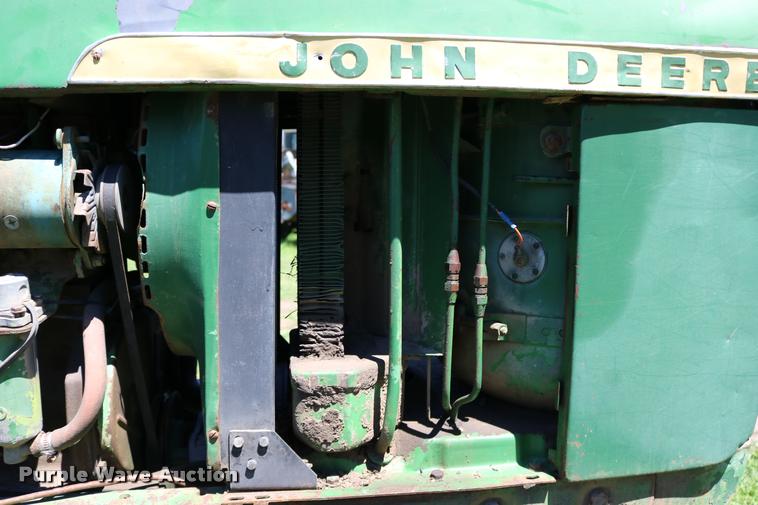 image for item DB9265 1962 John Deere 3010 tractor