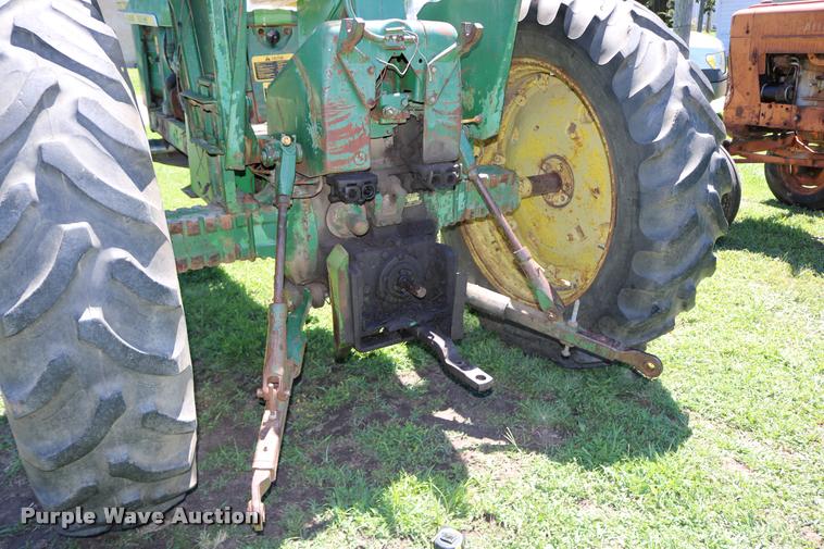 image for item DB9265 1962 John Deere 3010 tractor
