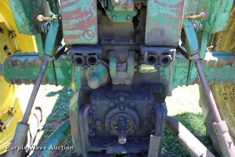 image for item DB9265 1962 John Deere 3010 tractor