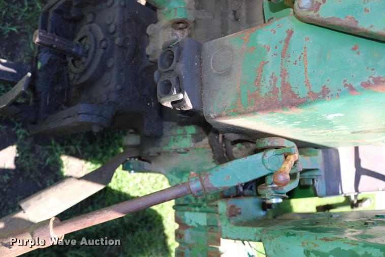 image for item DB9265 1962 John Deere 3010 tractor