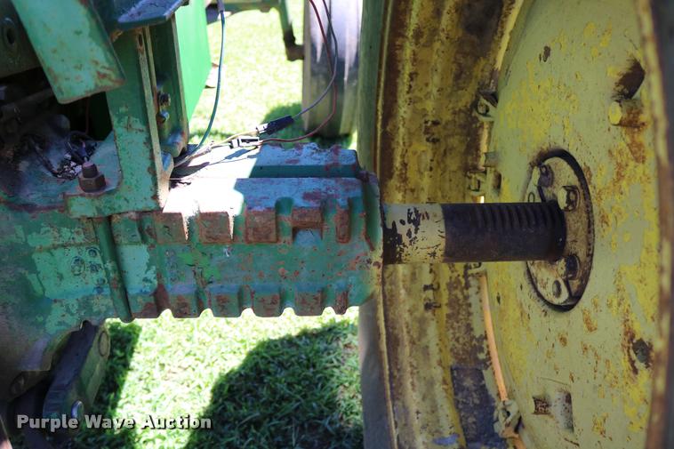 image for item DB9265 1962 John Deere 3010 tractor