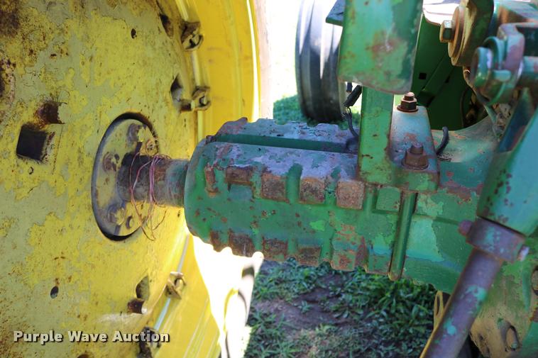 image for item DB9265 1962 John Deere 3010 tractor