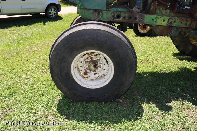 image for item DB9265 1962 John Deere 3010 tractor