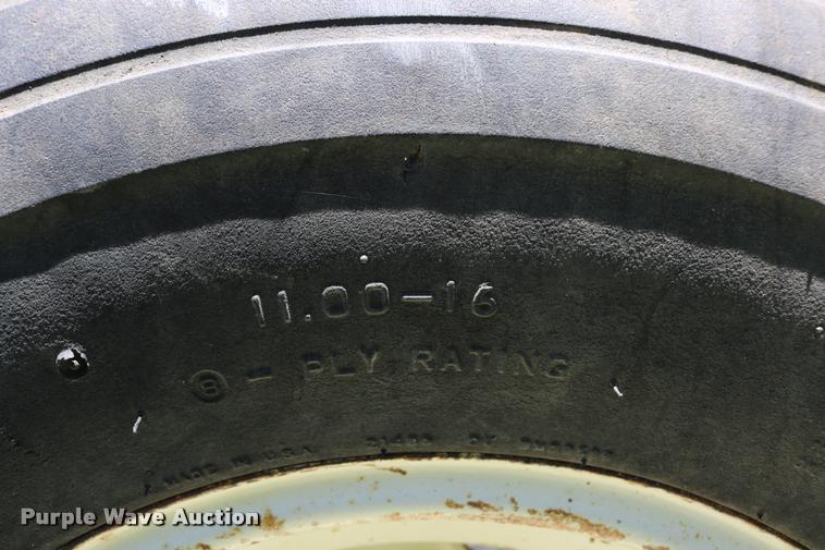 image for item DB9265 1962 John Deere 3010 tractor