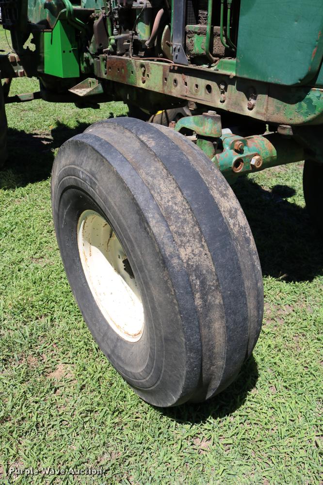 image for item DB9265 1962 John Deere 3010 tractor