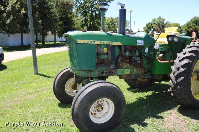 image for item DB9265 1962 John Deere 3010 tractor