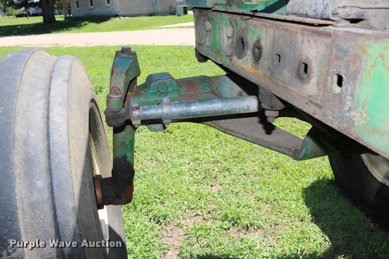 image for item DB9265 1962 John Deere 3010 tractor