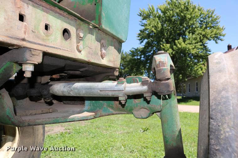 image for item DB9265 1962 John Deere 3010 tractor