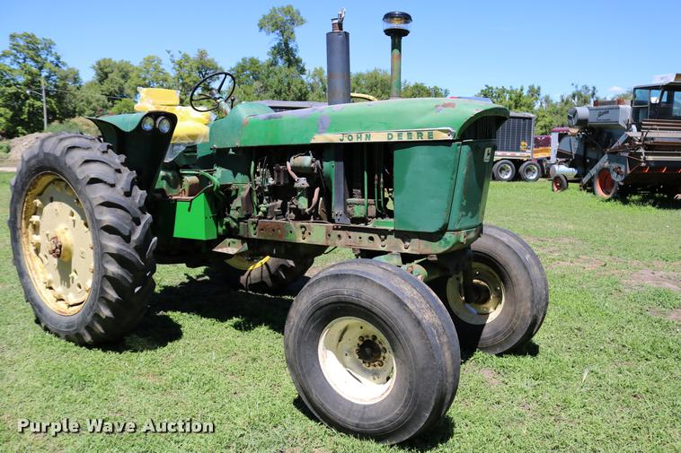 image for item DB9265 1962 John Deere 3010 tractor