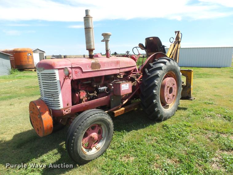 image for item DC3942 1946 McCormick-Deering W-9 tractor
