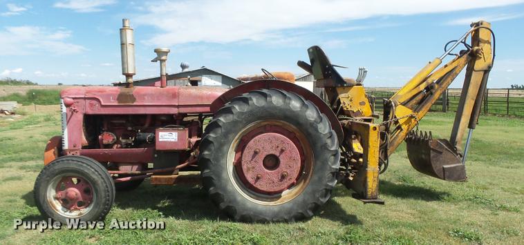 image for item DC3942 1946 McCormick-Deering W-9 tractor