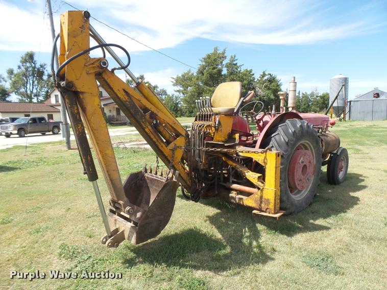 image for item DC3942 1946 McCormick-Deering W-9 tractor