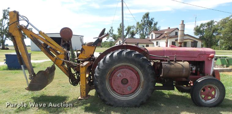 image for item DC3942 1946 McCormick-Deering W-9 tractor