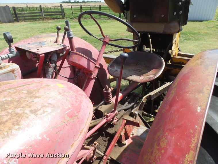 image for item DC3942 1946 McCormick-Deering W-9 tractor