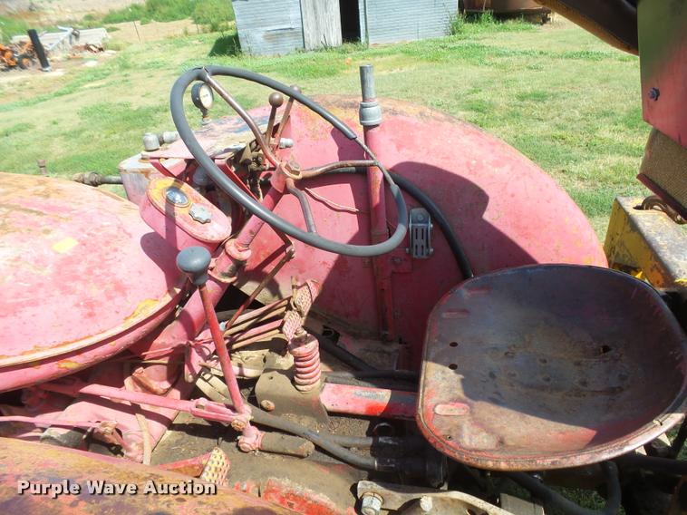 image for item DC3942 1946 McCormick-Deering W-9 tractor