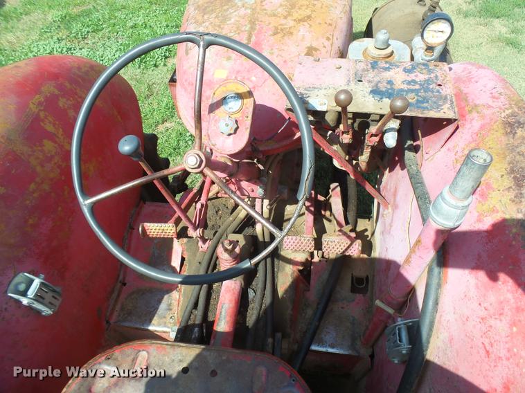 image for item DC3942 1946 McCormick-Deering W-9 tractor