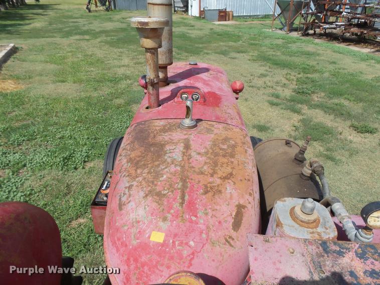 image for item DC3942 1946 McCormick-Deering W-9 tractor