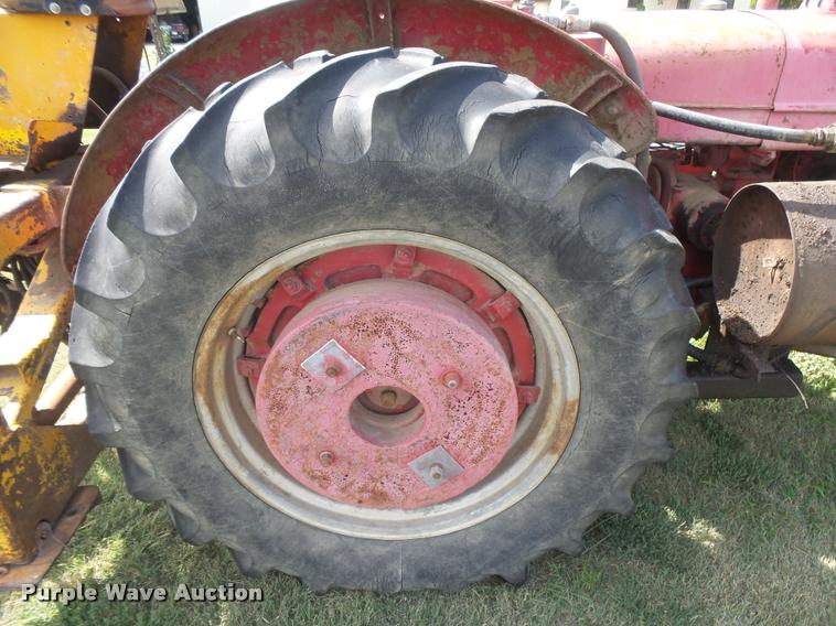 image for item DC3942 1946 McCormick-Deering W-9 tractor