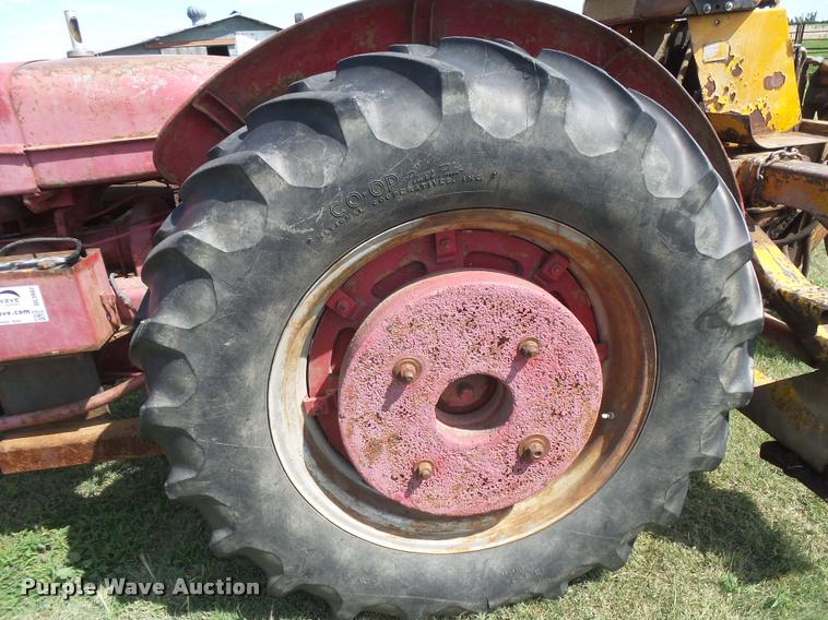 image for item DC3942 1946 McCormick-Deering W-9 tractor