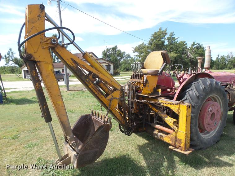 image for item DC3942 1946 McCormick-Deering W-9 tractor