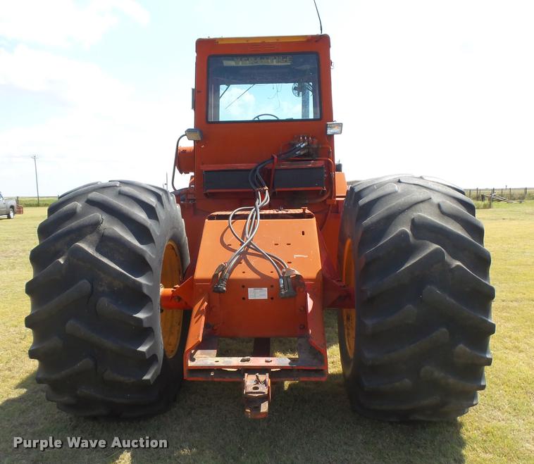image for item DC3958 1976 Versatile 800 4WD tractor