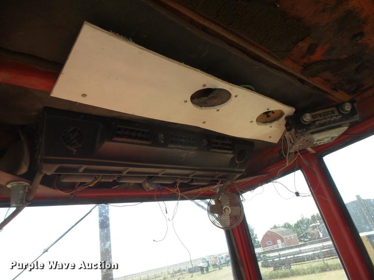 image for item DC3958 1976 Versatile 800 4WD tractor