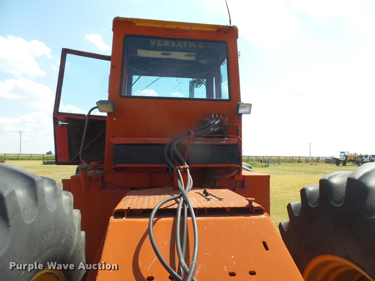 image for item DC3958 1976 Versatile 800 4WD tractor