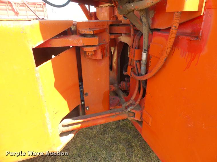 image for item DC3958 1976 Versatile 800 4WD tractor