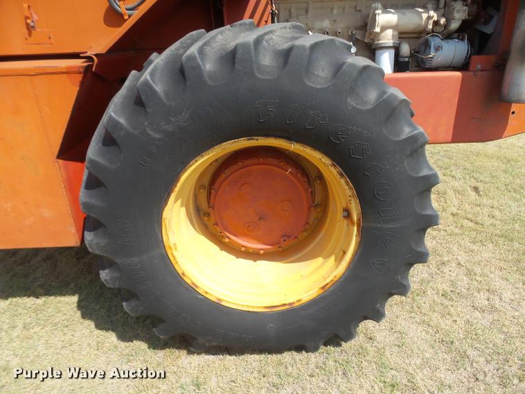 image for item DC3958 1976 Versatile 800 4WD tractor