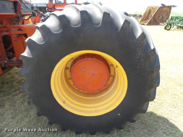 image for item DC3958 1976 Versatile 800 4WD tractor