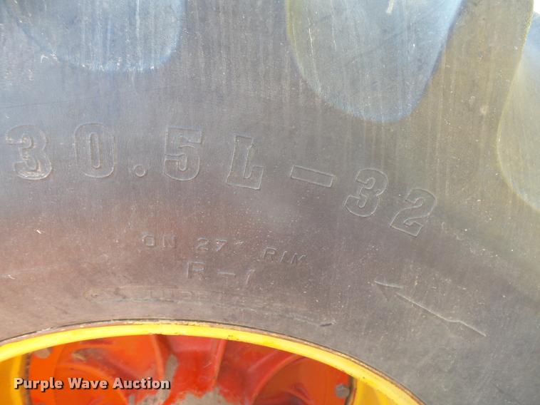 image for item DC3958 1976 Versatile 800 4WD tractor