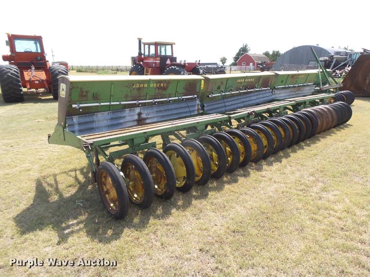 image for item DC3959 John Deere LZ hoe drill