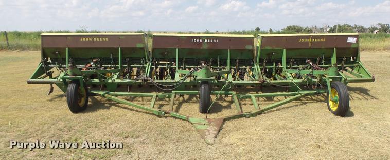 image for item DC3959 John Deere LZ hoe drill