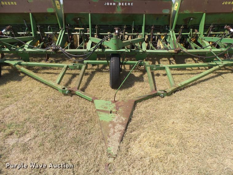 image for item DC3959 John Deere LZ hoe drill