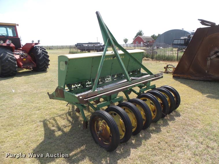 image for item DC3960 John Deere LZ hoe drill