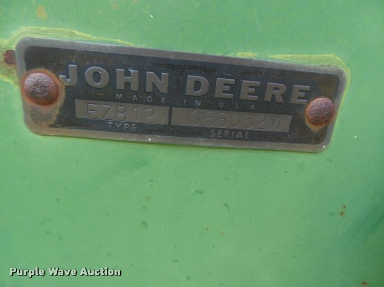 image for item DC3960 John Deere LZ hoe drill