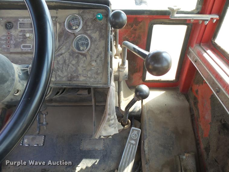 image for item DC3962 1984 Versatile 835 4WD tractor