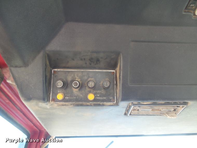 image for item DC3962 1984 Versatile 835 4WD tractor