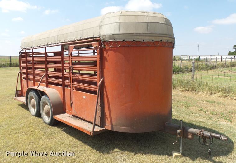 image for item DC3964 1972 Hale livestock trailer