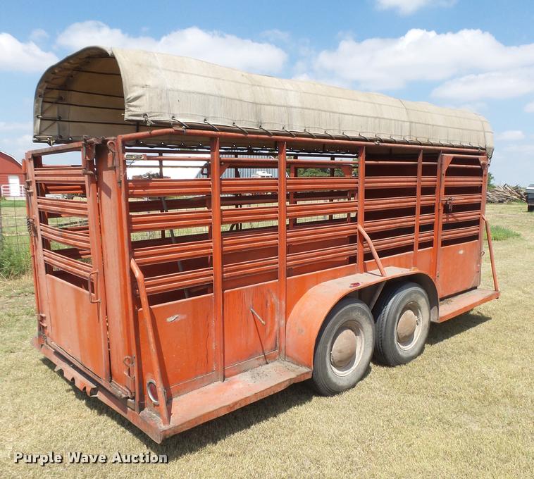 image for item DC3964 1972 Hale livestock trailer