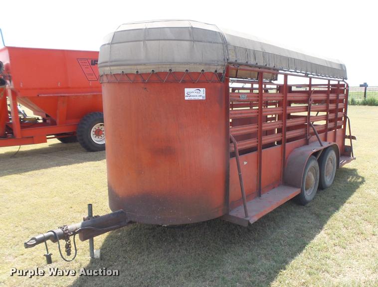 image for item DC3964 1972 Hale livestock trailer