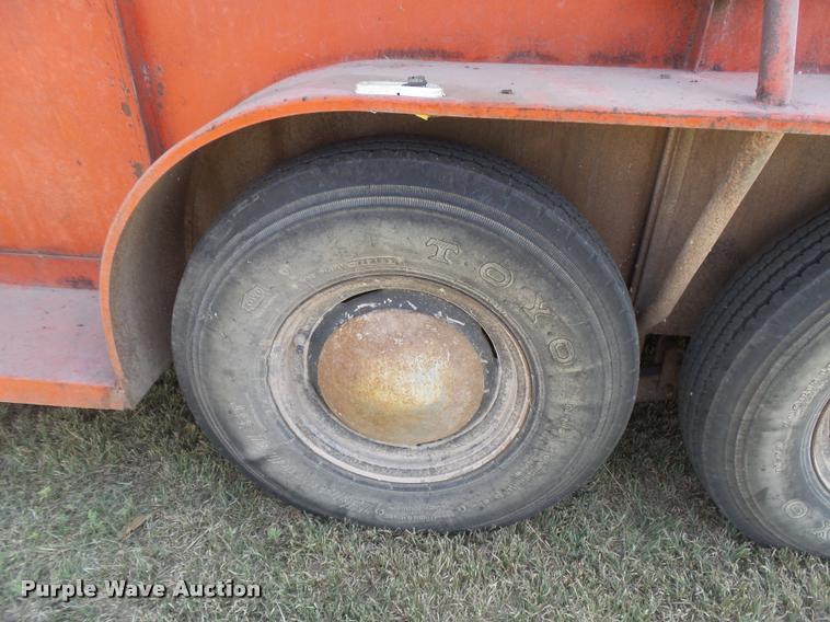 image for item DC3964 1972 Hale livestock trailer