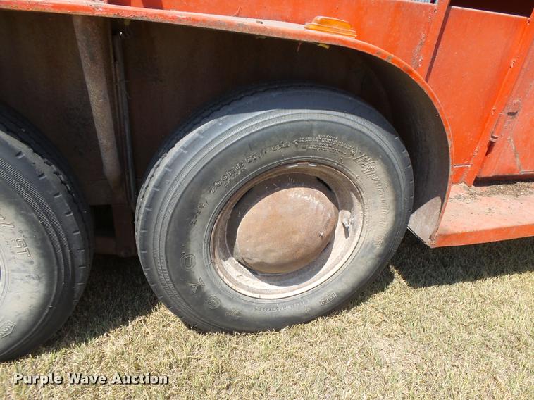 image for item DC3964 1972 Hale livestock trailer
