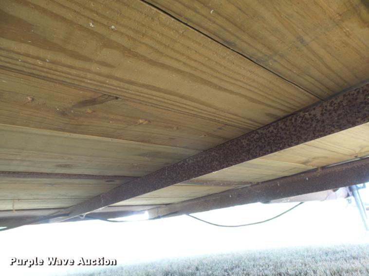 image for item DC3964 1972 Hale livestock trailer