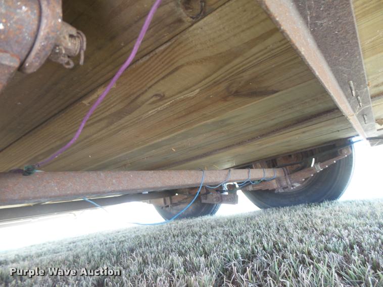 image for item DC3964 1972 Hale livestock trailer