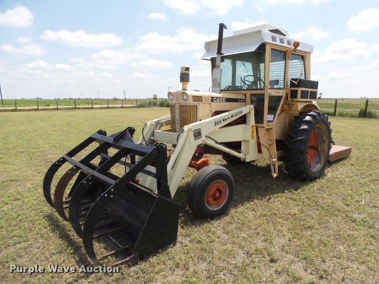 image for item DC3965 1965 Case 930 Comfort King tractor