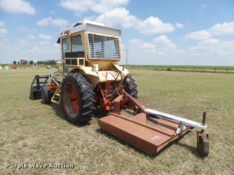 image for item DC3965 1965 Case 930 Comfort King tractor