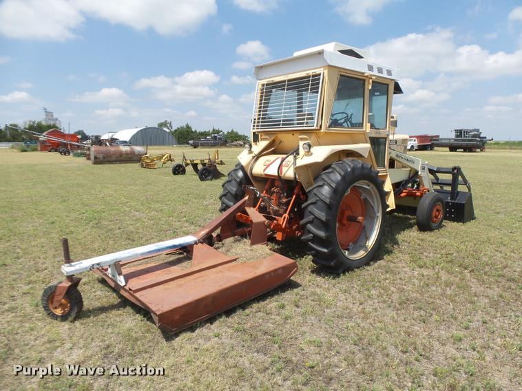 image for item DC3965 1965 Case 930 Comfort King tractor